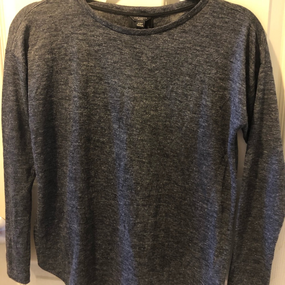 Ann Taylor long sleeve with back detail!